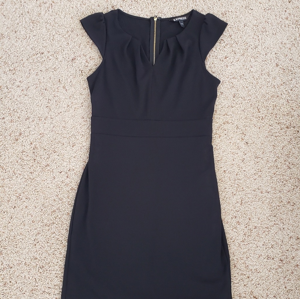 Express Black Cup Sleeve Casual Dress Size: 2